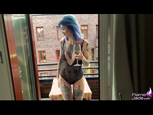 ❤️ Neska Ikaragarria trago batez zurrupatzen eta zeru zabalean sutsuki izorratzen Kalitatezko pornoa gugan ☑
